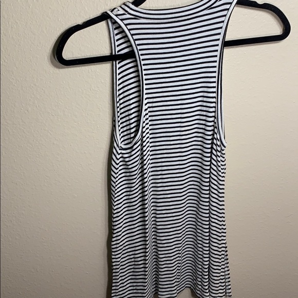 Black and white striped tank top - Picture 3 of 3
